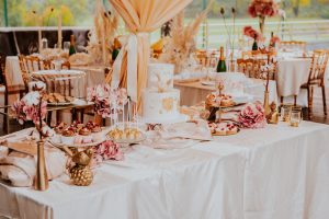 Desszertasztal esküvői dekoráció bérelhető asztalterítő-MISS LULLI Decor