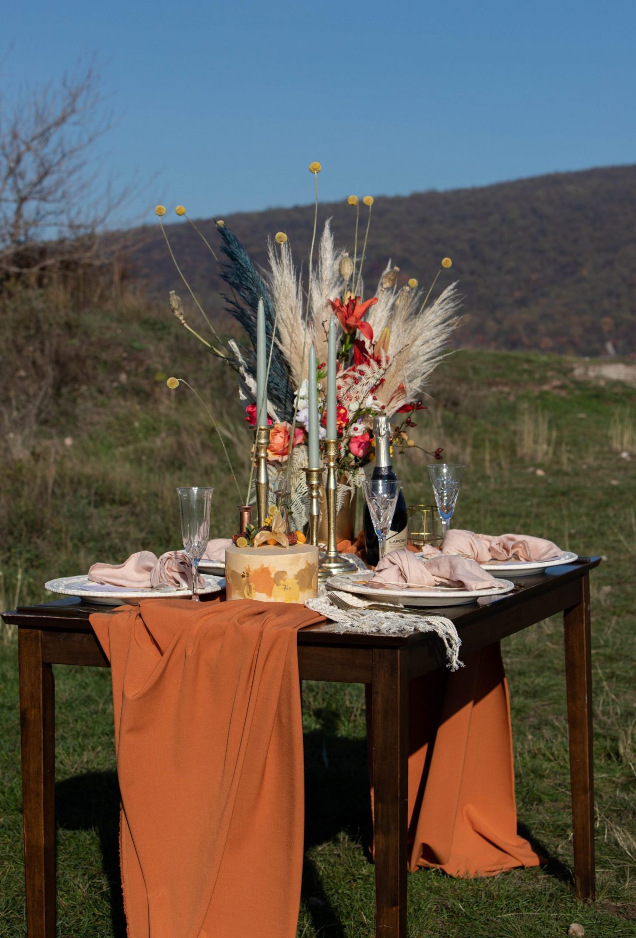 őszi esküvői asztaldekoráció szabadtéri - MISS LULLI Decor